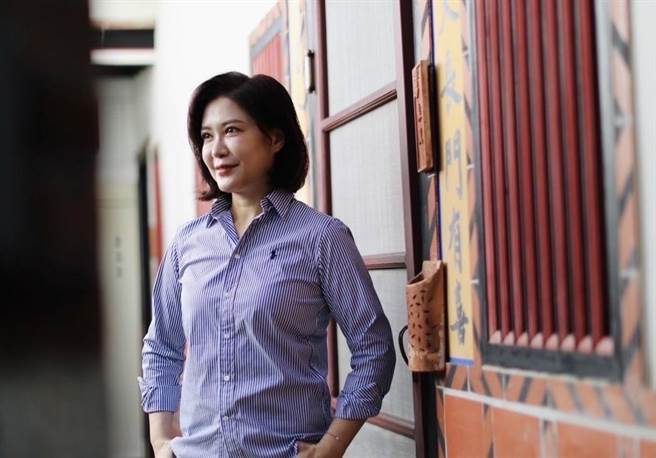 代表民眾党参选金门立委的尚文凯，再被网红「四叉猫」掀出她在金门大学的硕士论文有如「拼装车」涉嫌抄袭。（图／尚文凯提供）