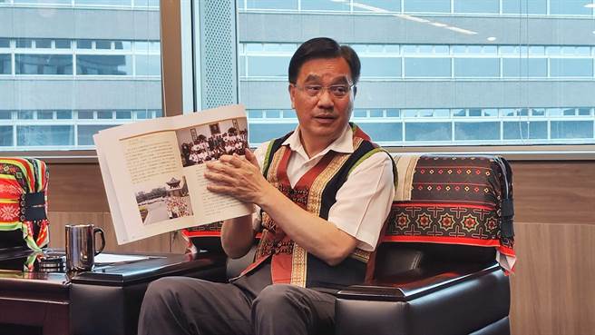 原民會主委夷將．拔路兒表示，擔任主委7年多的時間，已完成許多立法及工作，包括促使原住民平均餘命延長、失業率降低，還有土海法、原住民自治分流立法。（林良齊攝）