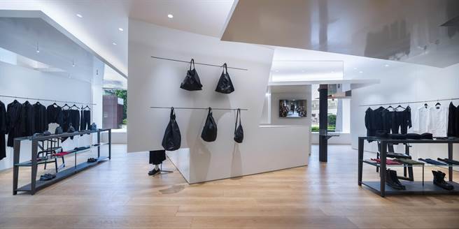 男女装、配件、银饰等一应俱全。（君梵提供／黄唯淯台北传真）