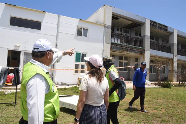 花屿国小宿舍，虽在这次风灾严重损坏，但经评估结构尚属完整，将以整修方式儘速整理。（澎湖县政府提供／许逸民澎湖传真）