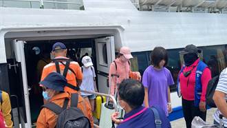 卡努颱風亂船班 男星綠島返台 喜見「撤退船秒變賞豚船」