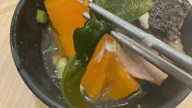 网友好奇海带的结是谁打的，打结的作用为何。（图／翻摄自爆废1公社）