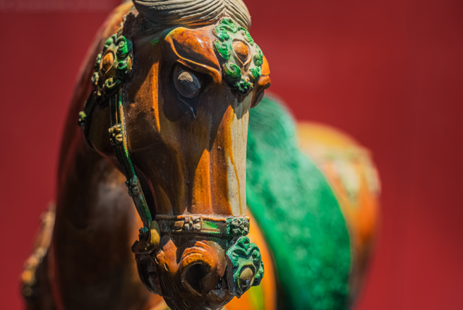 古人会在马的额头上放装饰「当卢」，除了为美观外，也是古代豪车的标志。(示意图/达志影像)