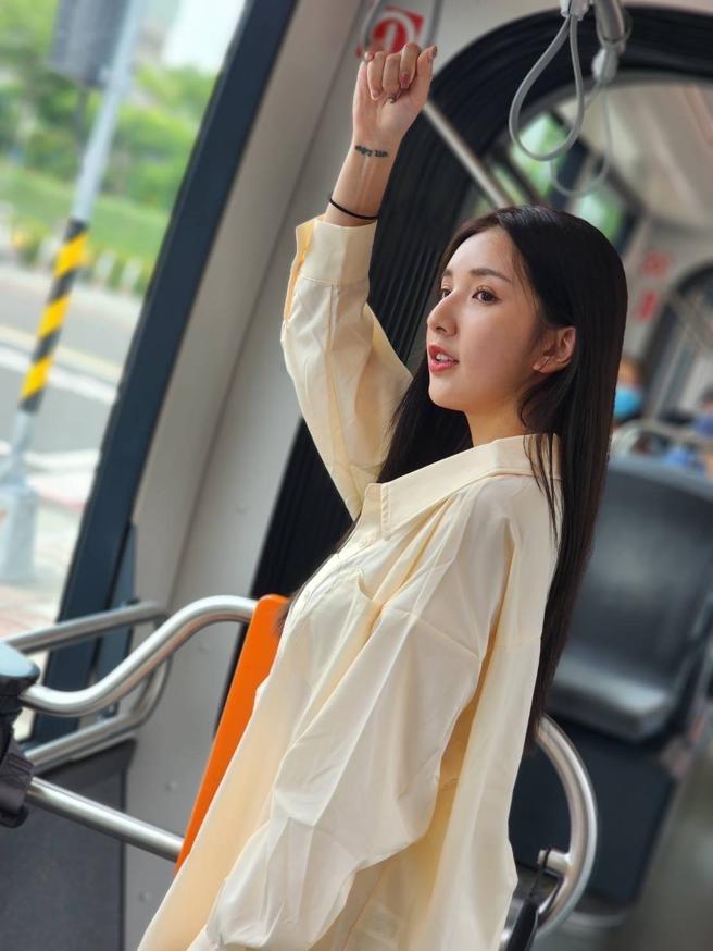 高雄鋼鐵人啦啦隊Dora體驗高雄TPASS 399月票遊港都的一天（圖片來源：高雄市交通局提供）