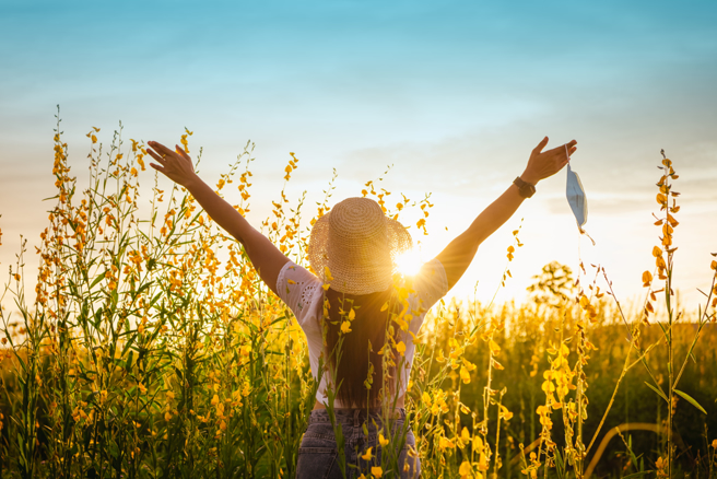 今年立秋刚好在父亲节，前一天为「绝日」，命理师提醒绝日勿行房。（示意图／Shutterstock）
