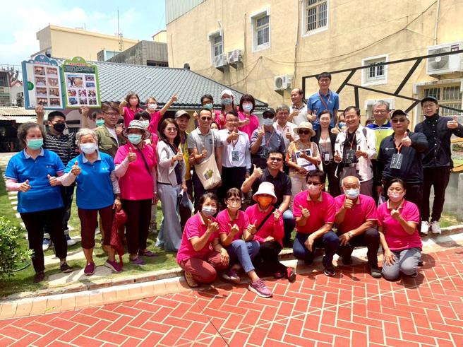 当地居民及志工的努力，将除了积极参与社区活动并共同打造整体环境，也将社区的理念及创意完整的传达（图片来源：高雄市农业局提供）