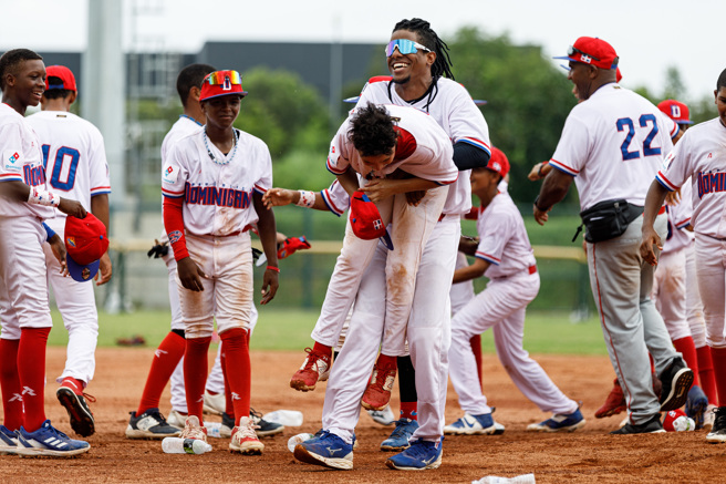 U12世界杯少棒赛多明尼加队逆转巴拿马，成为B组首支取得4胜的球队。（中华棒协提供）