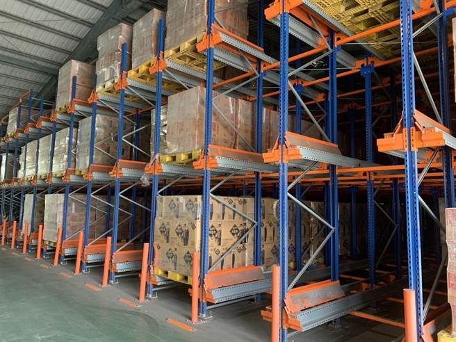 金酒表示，現有露儲區域之酒品，乃為即將出貨酒品，係屬短暫性儲放。(圖／金酒提供)