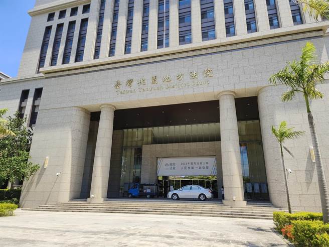 桃园中坜1间小吃店坐台女子带着13岁女儿及更小的妹妹上班，店家竟叫少女也陪酒，店家、母亲遭桃园地院判刑。（赖佑维摄）