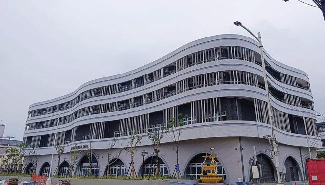 多功能船员服务中心完工后，将提供船员舒适的休憩处所。（图／高雄市海洋局）