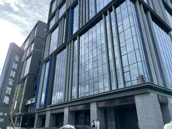 （新庄「华固国家置地」完工交屋，让华固上半年大赚逾半个股本。图∕蔡惠芳）