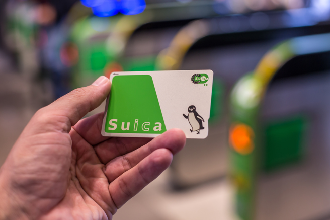 日本Suica（西瓜卡）及PASMO扩大暂停贩售记名卡片。（图／Shutterstock）