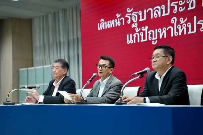 这次泰国大选最大席次者前进党，因为保守势力的阻碍修改冒犯君主罪，他们选择退出8党联盟。图为第2大党为泰党。(图/为泰党)