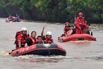 河北涿州洩洪水高8~9米 當地政府停止邀請外地救援隊