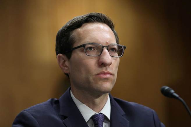 美國國防部印太事務助理部長瑞特納（Ely Ratner，見圖）與中國外交部美大司司長楊濤討論了美中防衛關係。（路透資料照片）