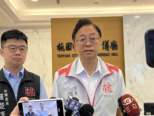 脱鉤北北基不放颱风假，桃园市长张善政坦言很挣扎，但也庆幸早上风雨不明显。(蔡依珍摄)