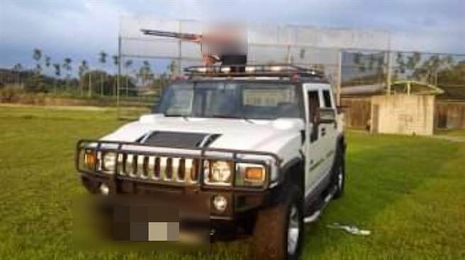 施男在網路PO射擊影片炫耀，遭警鎖定查獲槍彈，依法送辦。（民眾提供／陳淑芬台中傳真）