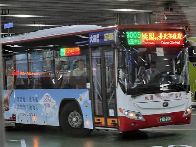 9005、9023、9025路線，改為自06：00(雙向)起60分1班。(蔡依珍攝)