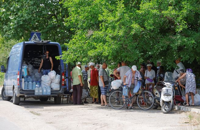 耶魯大學（Yale University）研究人員說，俄國計劃在烏克蘭人身上行使權威，其中一項措施就是系統性地針對盧甘斯克（Luhansk）、頓內茨克（Donetsk）、赫松（Kherson）和札波羅熱（Zaporizhzhia）等地居民，要剝奪他們的烏克蘭身分。(圖/路透社)