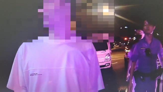 警方颱風夜查獲德州撲克賭場。（警方提供）