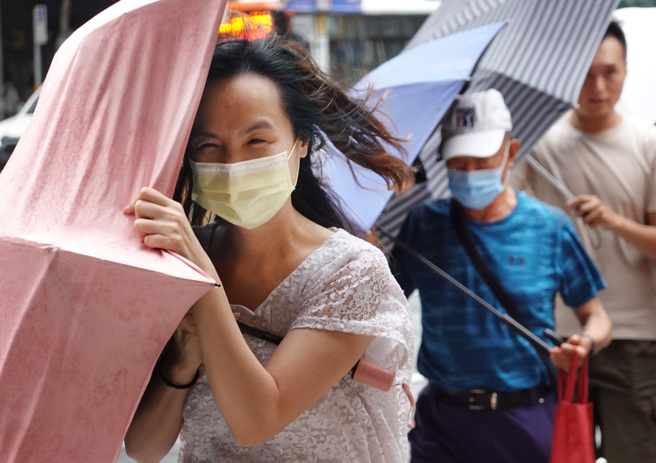 凱米颱風預計周三、周四影響最大，吳聖宇分析其暴風圈將掃過半個台灣，且不排除颱風核心掠過東北角。（示意圖／資料照，姚志平攝）