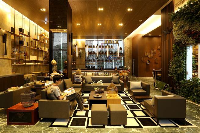 以文创设计旅馆闻名的承亿文旅推出「ㄉㄞˋ爸爸旅行去」宠爸住房专案，全台北中南东6个馆别皆适用，房型最低下杀26折。(承亿文旅提供)