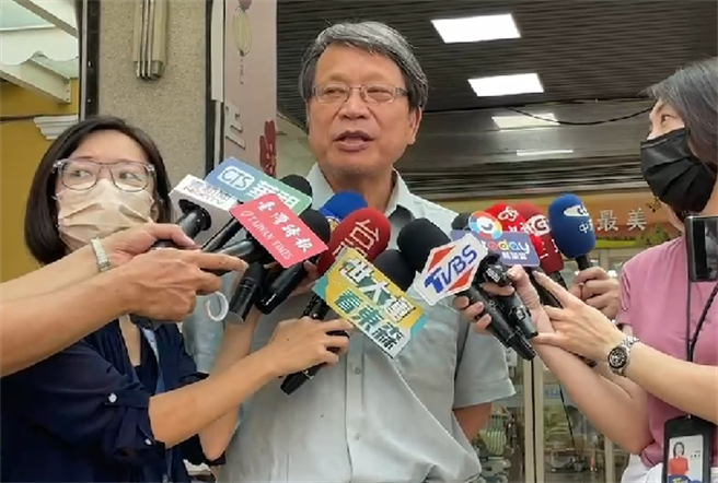 中科院化學所所長余鳳兒也到達，表示意外發生在第3批的餘料銷毀過程，而閃燃瞬間的溫度高達2000至3000度，但人員所穿的防焰衣只可抵抗800至1000度的溫度。（翻攝照片／楊舒婷高雄傳真）