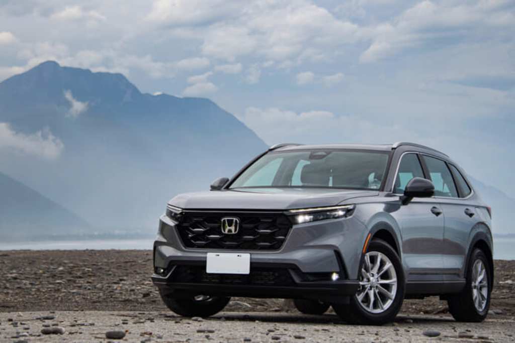 Honda Taiwan新世代CR-V各車型建議售價為VTi-S 105.9萬元、S 117.9萬元、Prestige 127.9萬元（見圖，車色為風尚灰）。（陳大任攝）