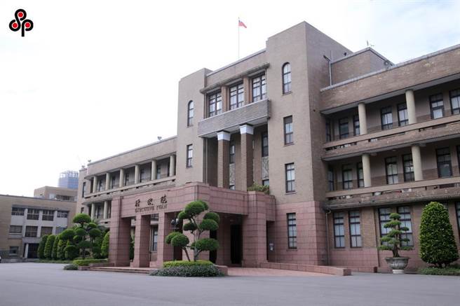 行政院及其所屬機關使用的日前傳出有政府委外派駐承攬公司傳出欠薪一事，引發工程會及勞動部注意。（報系資料照）