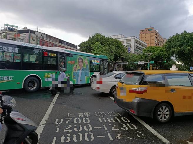台湾被外媒贴上「行人地狱」恶名，近日行人路权议题引起广泛关注(简立欣摄)