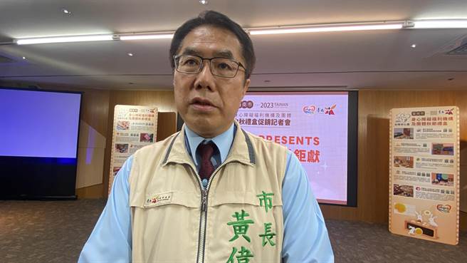 台南市長黃偉哲細數沙崙智慧綠能科學城目前有多項重要建設進駐，冷回空城說。(曹婷婷攝)