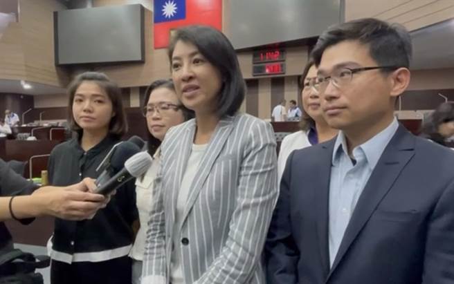 南投县议会临时会开议首日就碰到颱风大雨来袭，县长许淑华说名南投防灾处理最新进度。曾雪蒨摄