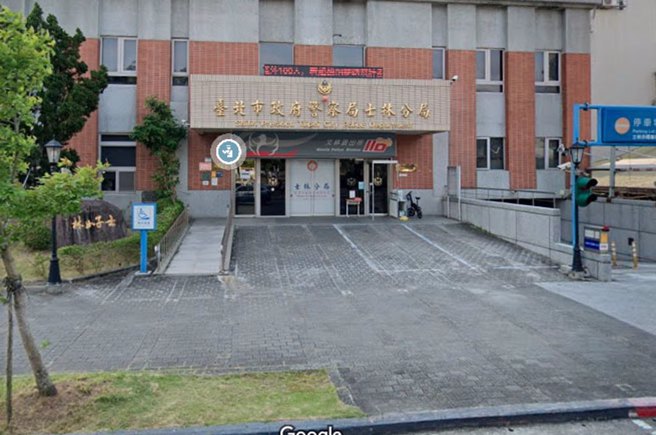 士林区年初倒闭的补习班，被发现负责人陈尸其中。（陈鸿伟翻摄）