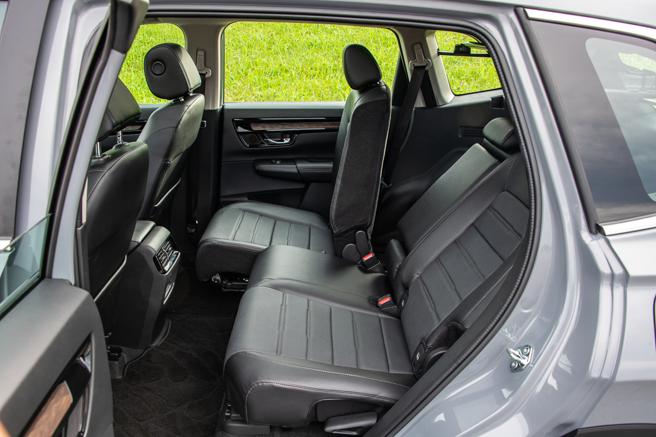 後座椅可前後滑移、調整傾斜角度。（陳大任攝）