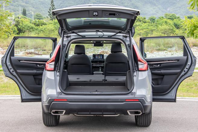 行李廂容量較前代大幅增加。（陳大任攝）