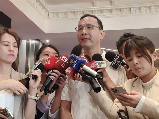 国民党主席朱立伦表示，疑赖论不是只有台湾，在国际、两岸都在发酵。（赖佑维摄）