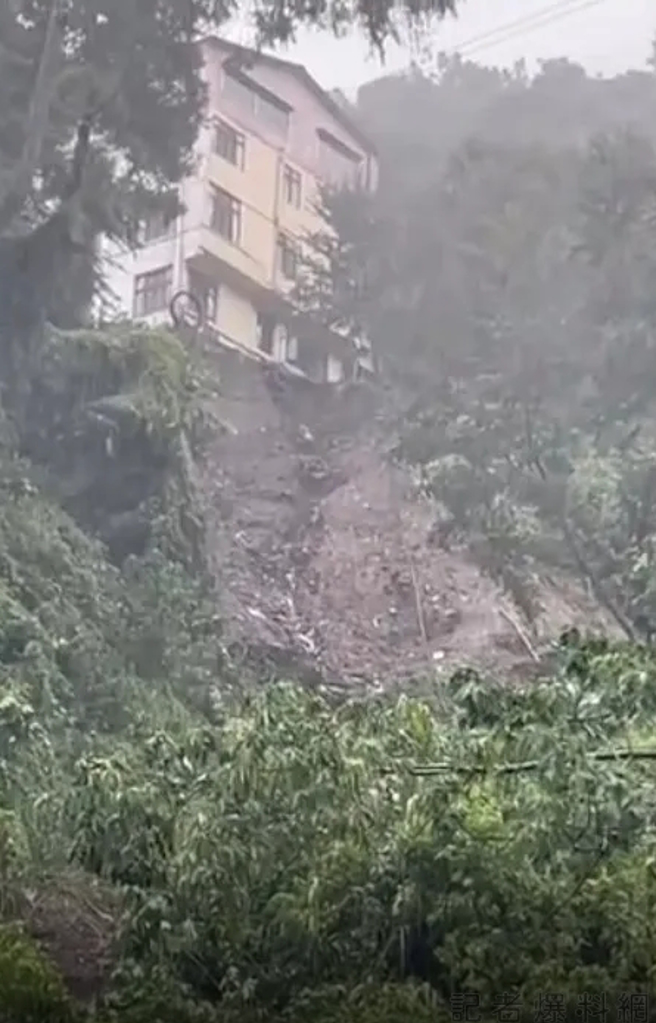 庐山丽来饭店地基疑似遭掏空，有崩塌危机。(图／记者爆料网)