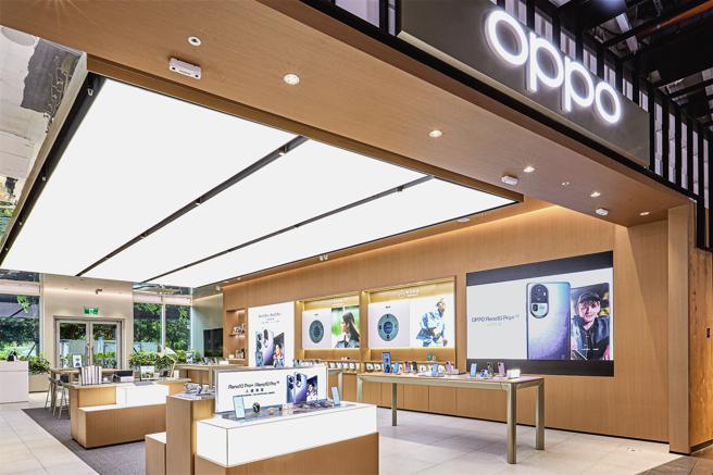 OPPO台北三创旗舰店将于8月5日起试营运，提供更宽阔的空间，并融入温暖木质装潢增添人文温度，提升用户产品体验。（OPPO提供／古明弘台北传真）