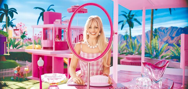 玛格罗比主演的《芭比Barbie》在全球有现象级的影响力。（华纳兄弟提供）