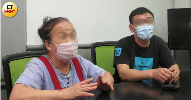 頭髮花白的A母已高齡70歲，兒子中年遭遇意外讓她相當心疼，批評市場處把國賠問題踢皮球，讓他們求助無門。（圖／李宗明攝）