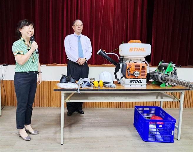 為防治登革熱，嘉義縣環保局舉辦施藥訓練課程。（嘉義縣政府提供∕呂妍庭嘉義傳真）