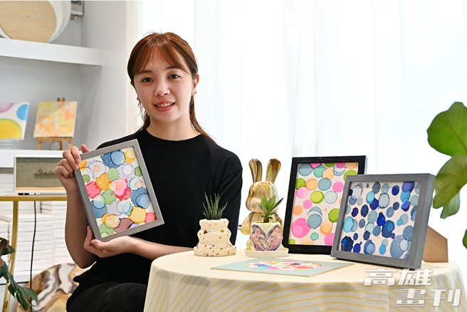 八年级生的筱玲老师无意间接触流动画艺术，一路自学从早期斜杠开班授课到成立个人工作室。(摄影/Carter)