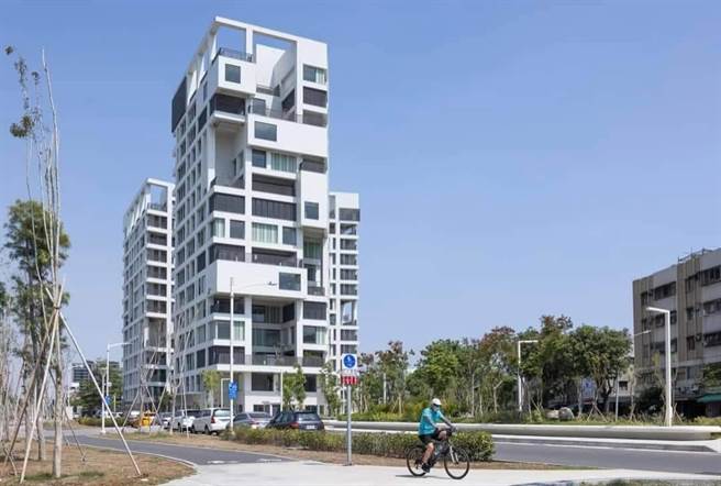 高市府在此次「全国工程施工查核小组执行绩效考核」勇夺最高荣誉「优等」第一名。（高市府提供／洪浩轩高雄传真）