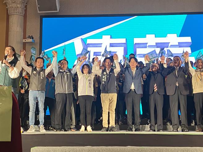 全国保生大帝信赖台湾后援会今天在台南成立，赖清德喊话，国会要过半，6席立委都要冻蒜。（曹婷婷摄）