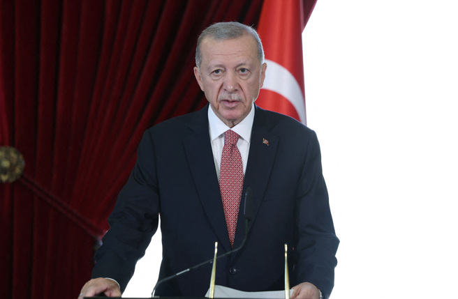 2023年8月3日，土耳其總統艾爾托安在最高軍事委員會(YAS) 年度會議於在土耳其安卡拉舉行之前，接受媒體採訪。（路透社）