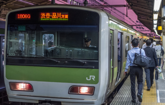 JR列車鎌倉撞電車線釀2人傷 徹夜搶修已復駛