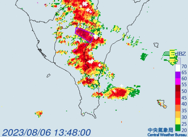 屏東2地區有山區暴雨，發布防災告警訊息。(翻攝自氣象局)