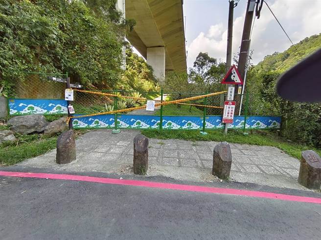 淡兰吊桥1组吊索断裂，石碇区公所已立即封桥检修。（石碇区公所提供）