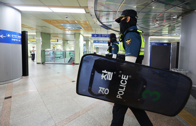 韓國社群網站上貼殺人預告 ，警方非常重視，已有累計46人被捕。(圖/韓國警察廳)