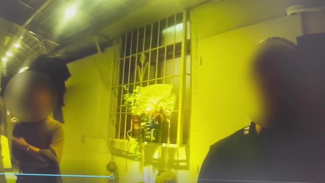 許男於今年7月10日帶著租賃契約與大安分局和平東路派出所員警至租屋處，經警方交叉比對後，研判彭男疑似遭假房東洪男簽署租約文件，彭男始驚覺遭受詐騙。（翻攝畫面）